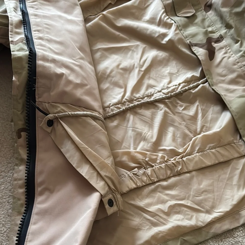 Men’s Camouflage Hooded Jacket - Picture 5 of 7